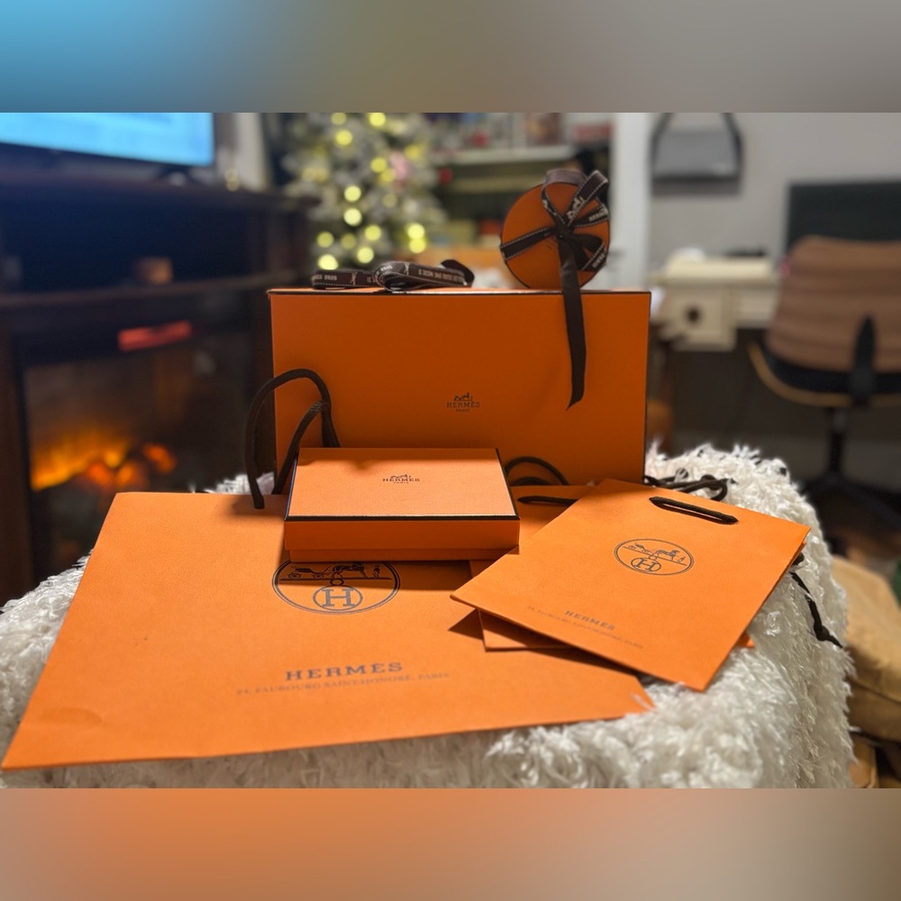 Hermes 8 pc Gift Box, Shopping Bags and Ribbons Set